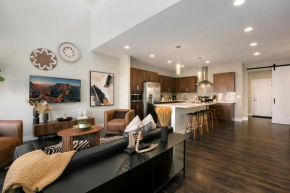 Exquisite Home by Old Town - Steps from Poudre Trail